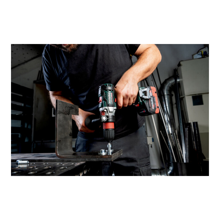 Metabo Akku-Gewindebohrer GB 18 LTX BL Q I metaBOX 145 L; 18V 2x5.5Ah LiHD + ASC 145